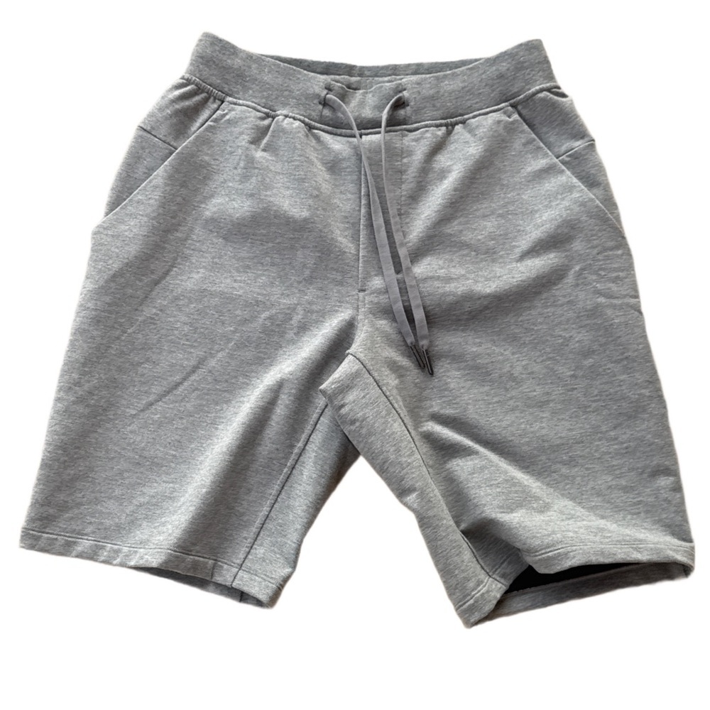 Lululemon Men’s ABC Drawstring Shorts Gray Small NWOT
